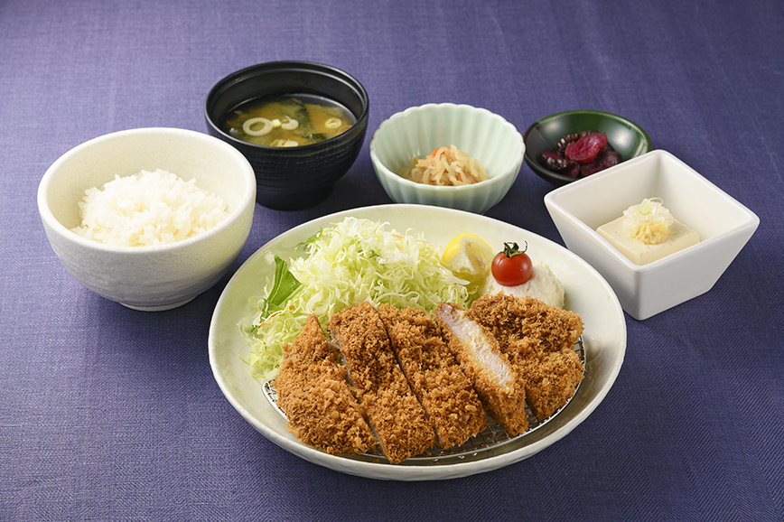 三元豚のロースカツ定食